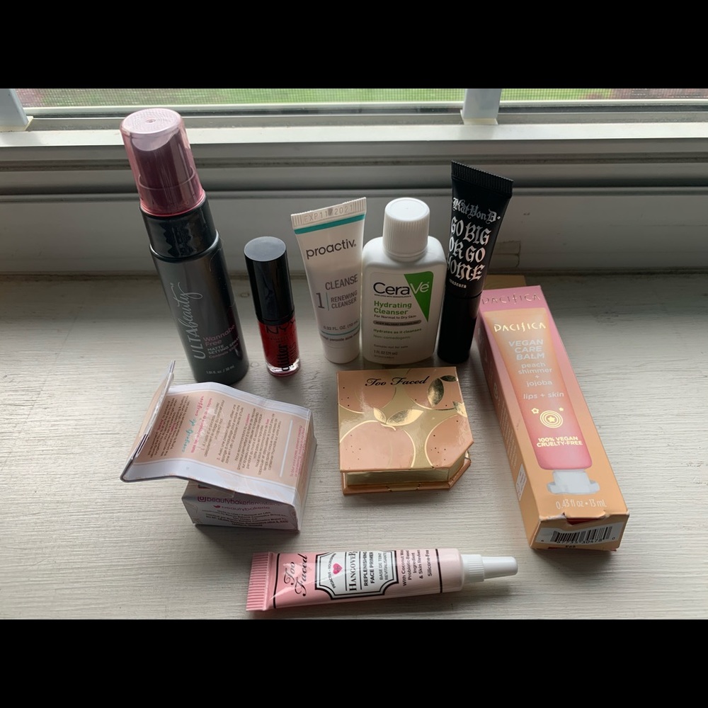 Makeup samples bundle